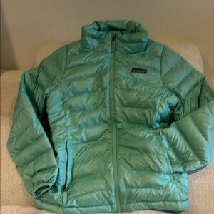 Patagonia Green Quilted Puffer Jacket for Outdoor Warmth